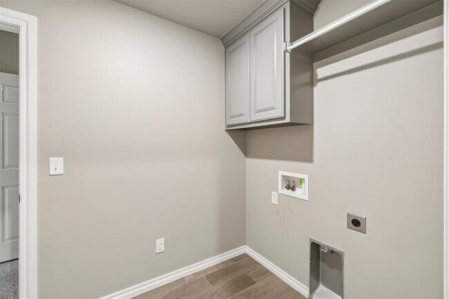 Building Photo - 9225 NW 92nd St