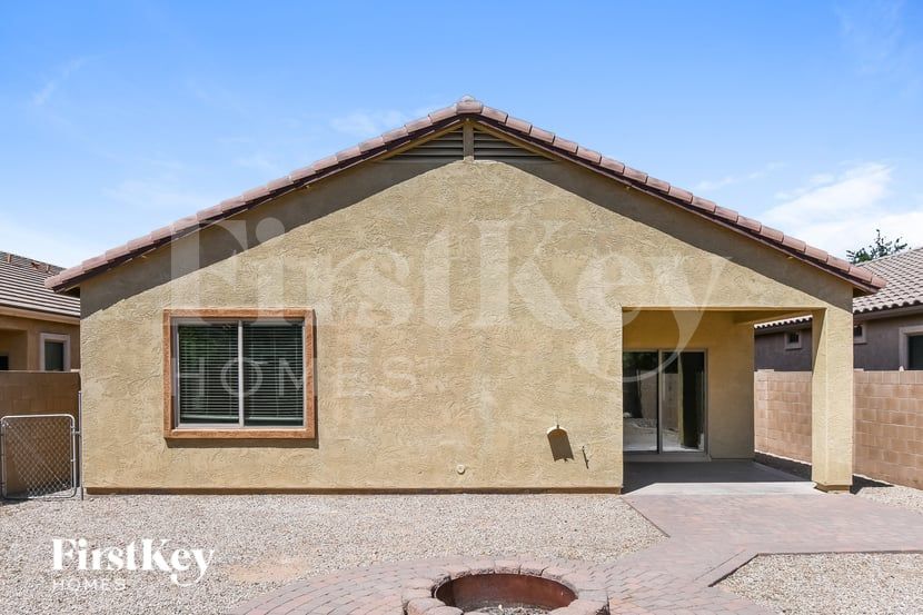 Building Photo - 4191 E Velasco St