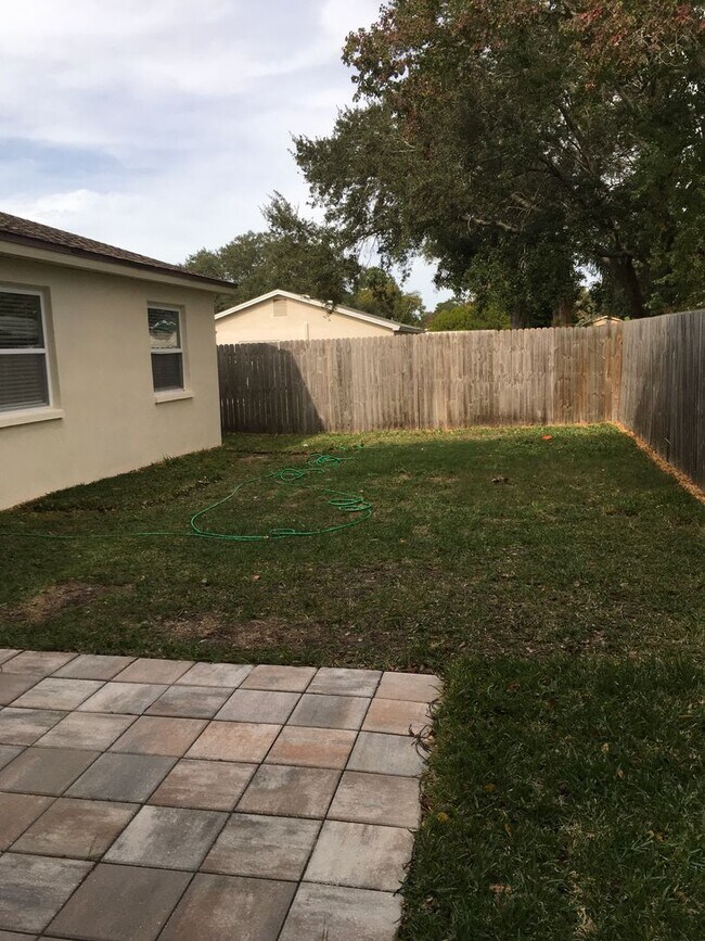 Building Photo - COUUNTRYSIDE CUTIE