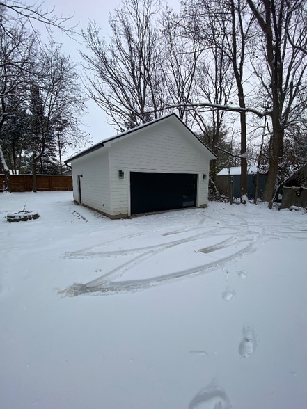 Building Photo - 421 S Union St