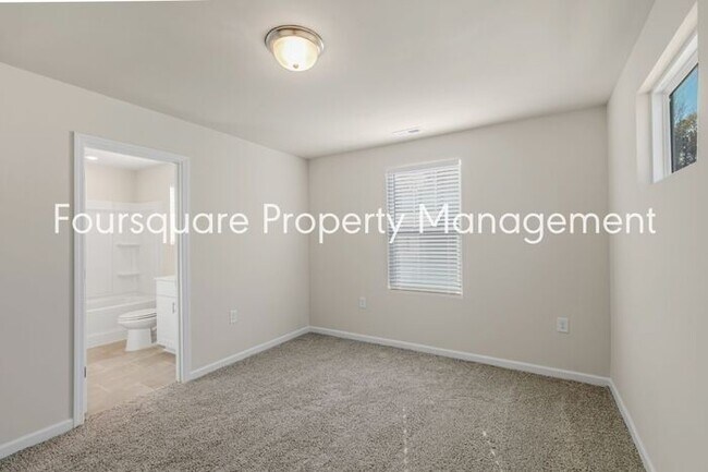 Building Photo - Charming Single-Family Home with Open Floor Plan, Spacious Loft & 2-Car Garage – Convenient to Fu...