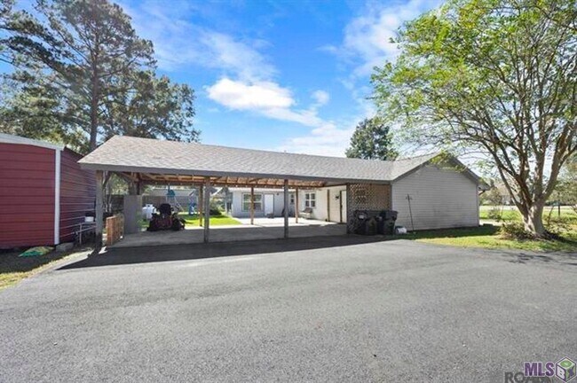 Building Photo - 25820 Wax Rd