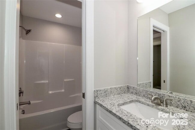 Building Photo - 3967 Newhall Dr NW