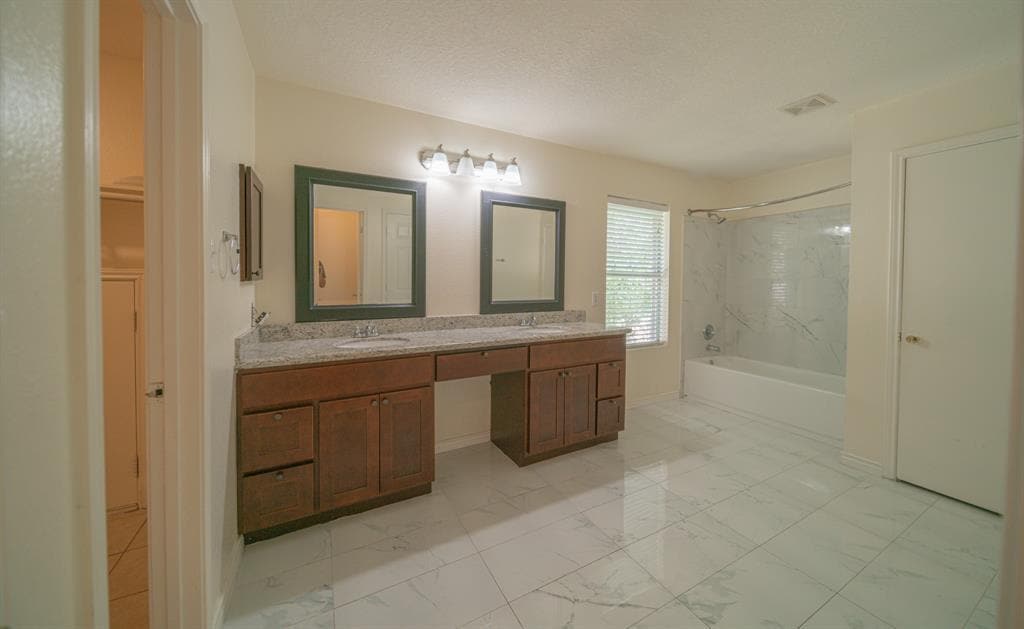 Building Photo - 5511 Darby Square Trl