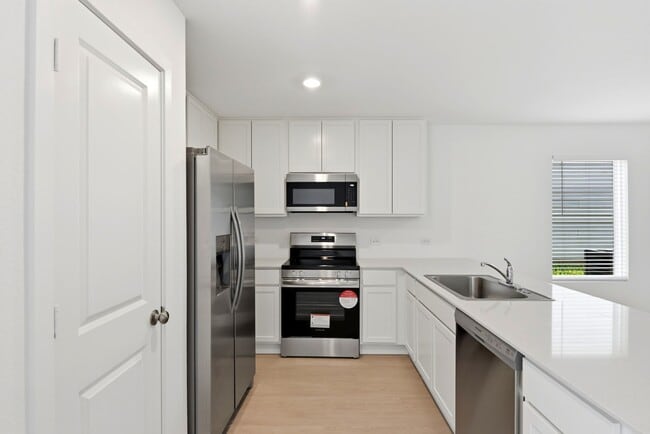 Building Photo - 629 Craven St