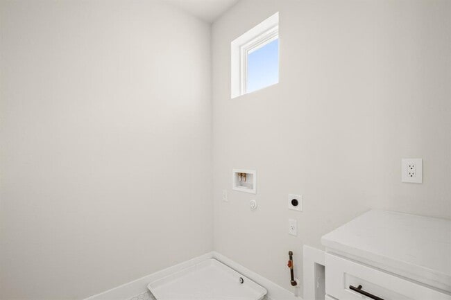 Building Photo - 2720 Bristol Dr