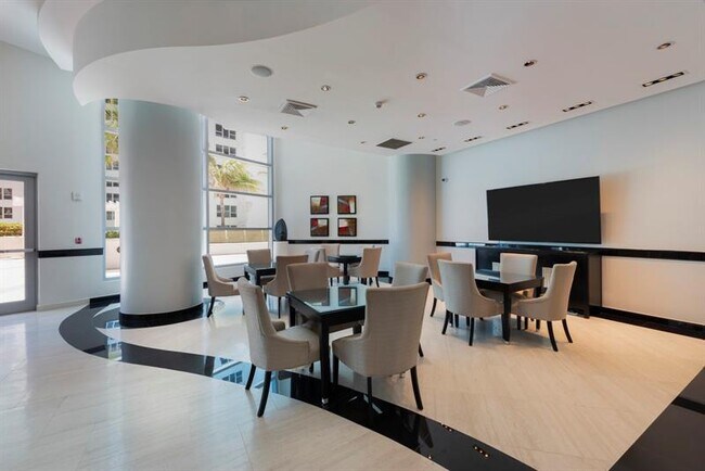 Building Photo - 3101 S Ocean Dr