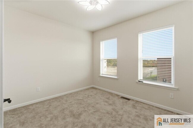 Building Photo - 4 Barton Ave