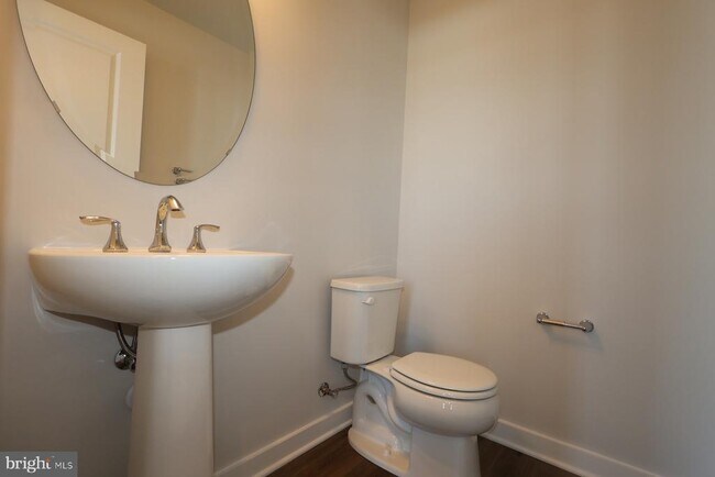 Building Photo - 5014 Henry King Wy