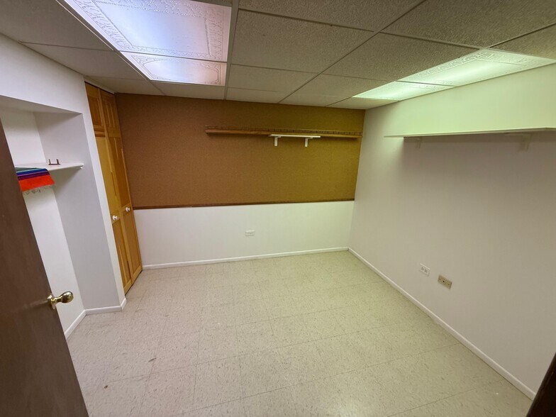 Building Photo - 12 N Waterford Dr