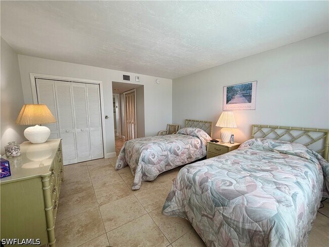 Building Photo - 10701 Gulf Shore Dr