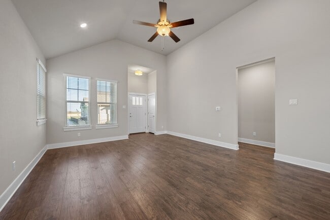 Building Photo - 217 Pinnacle Ln