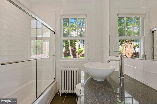 Building Photo - 3808 Veazey St NW