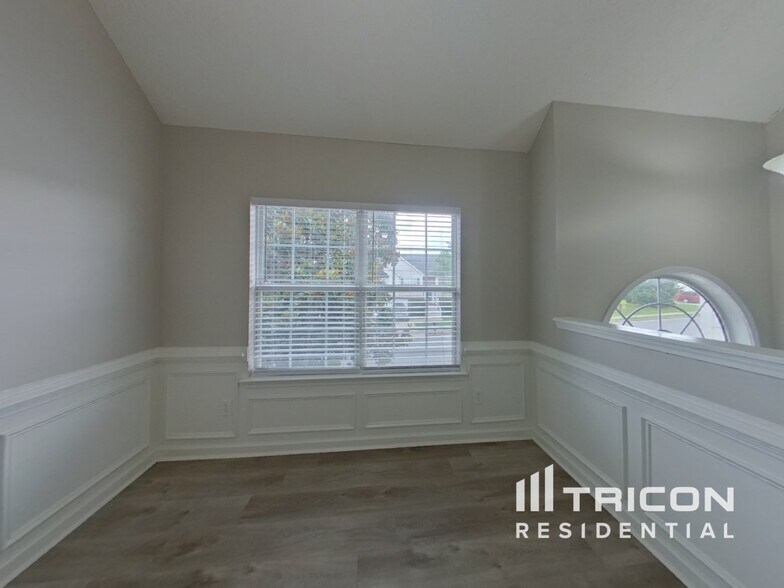 Building Photo - 1162 St Phillips Ct