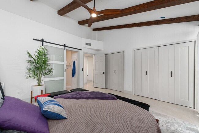 Building Photo - 502 Via Del Oro Dr