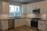 Building Photo - 407 Budd St