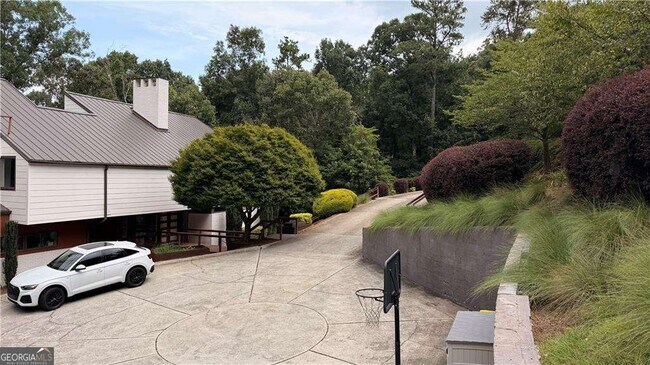 Building Photo - 1685 Chevron Way