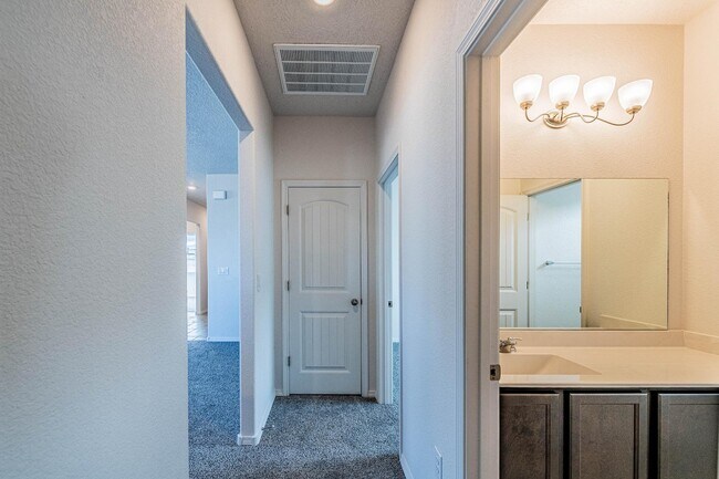 Building Photo - 88 Tome Vista Dr