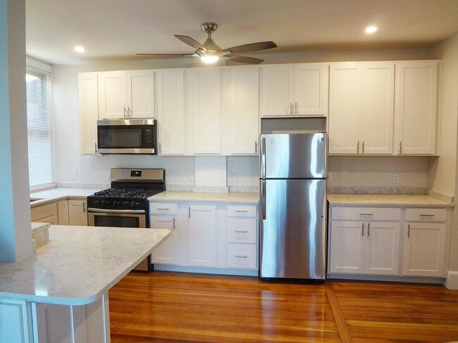 Building Photo - 19 Seaverns Ave