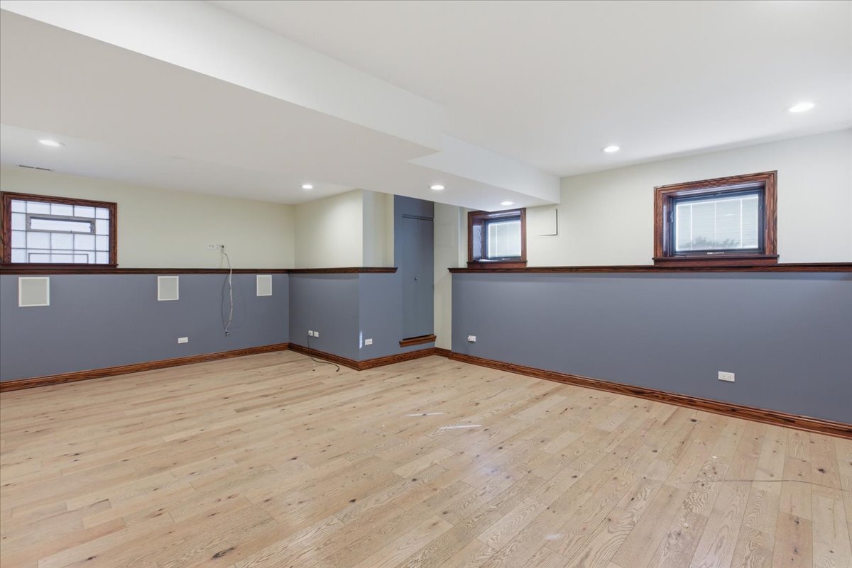 Building Photo - 5218 N Lieb Ave