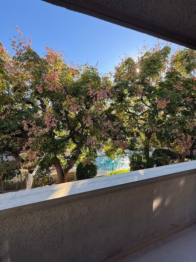 Building Photo - Beautiful 3 Bedroom 2 1/2 Bathroom Granada Hills Townhouse! Must See! Ready For Move-In!