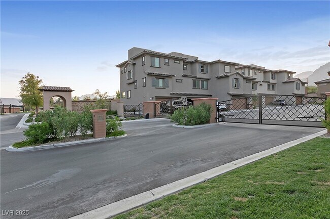 Building Photo - 41 Lomita Heights Dr