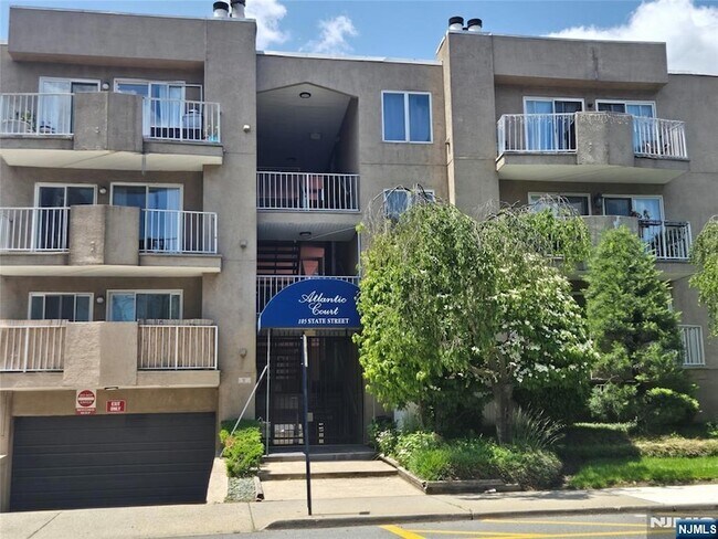 Building Photo - 105 State St