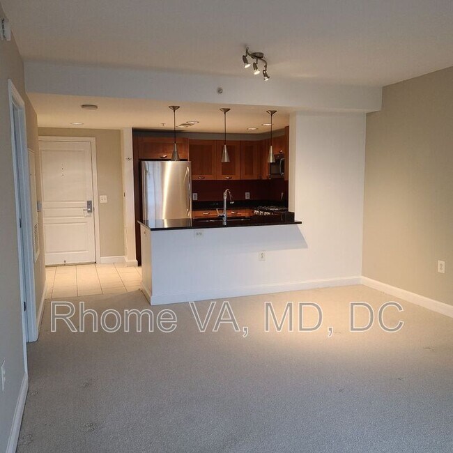 Building Photo - 2451 Midtown Ave