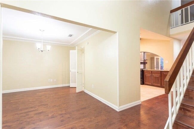 Building Photo - 310 Overland Dr