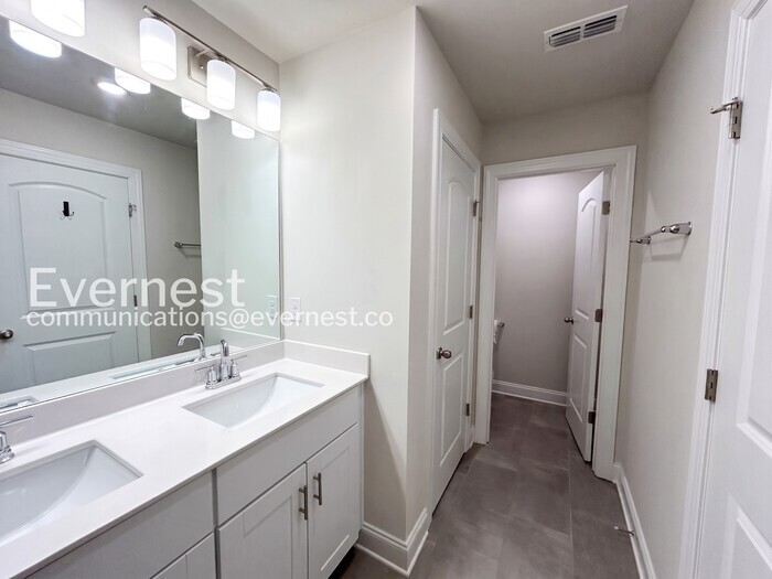 Building Photo - 4522 Skywood Ln