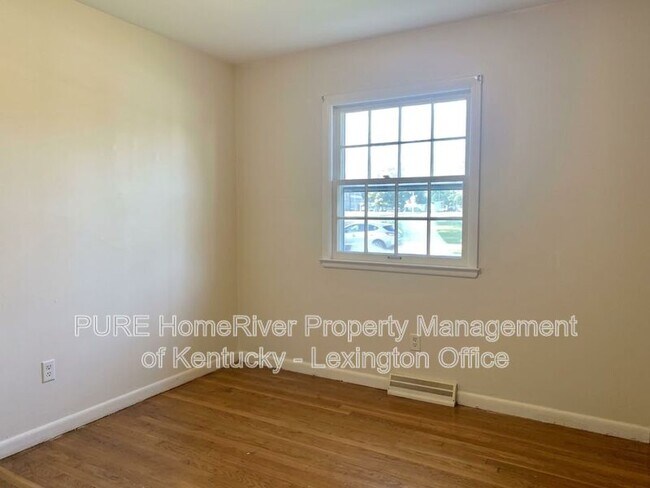 Building Photo - 2037 Garden Springs Dr