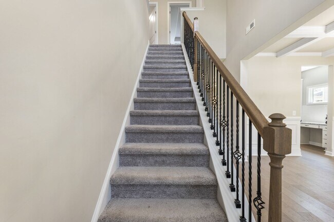 Building Photo - Elegant Home in Oyster Landing
