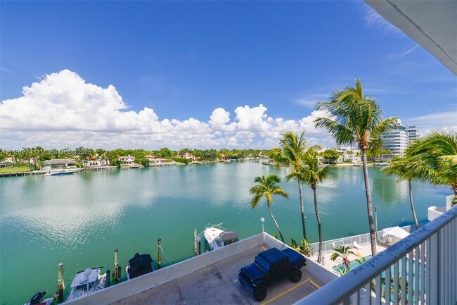 Building Photo - 5838 Collins Ave
