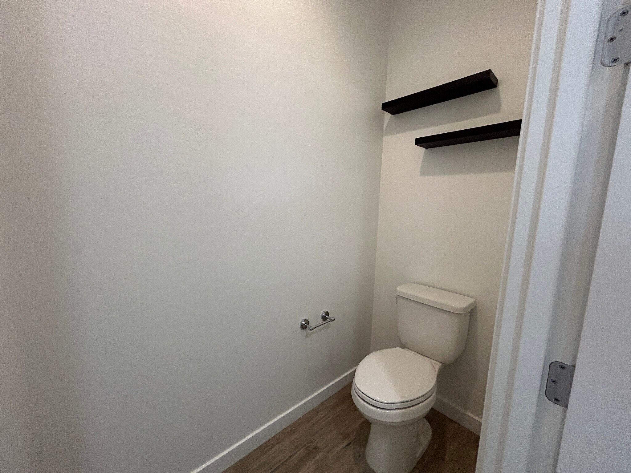 Building Photo - 2241 E Meadowview Ct