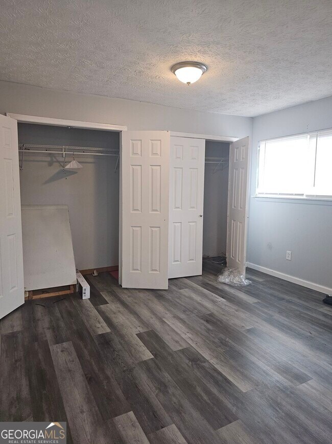 Building Photo - 480 Paul St