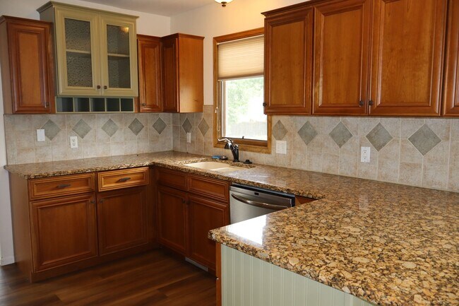 Building Photo - Beautiful 4 Bedroom Fort Collins Home