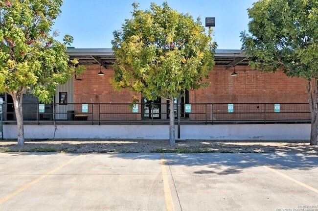 Building Photo - 3363 E Commerce St