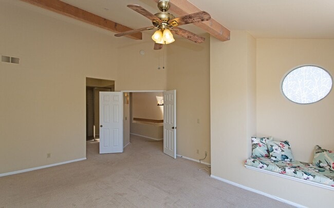 Building Photo - Gorgeous Townhome in Laguna Del Mar Community!