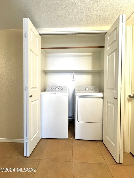 Building Photo - 7255 E Snyder Rd