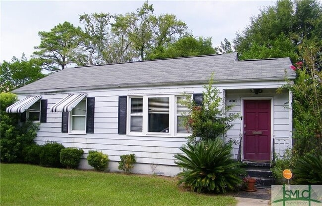 Primary Photo - Single-family home