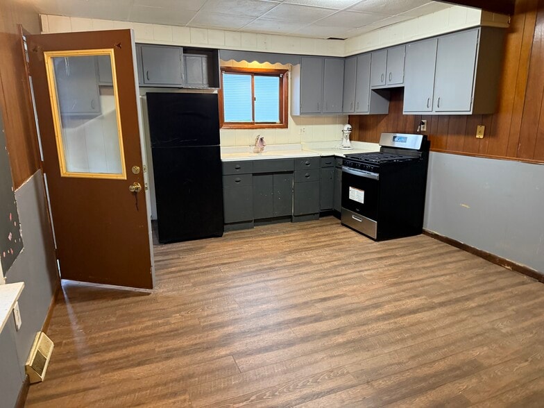 Building Photo - 309 Plum St