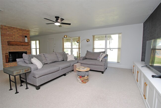 Building Photo - 12502 Aste Ln