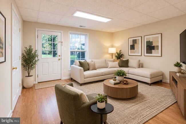 Building Photo - 10708 Croydon Ct