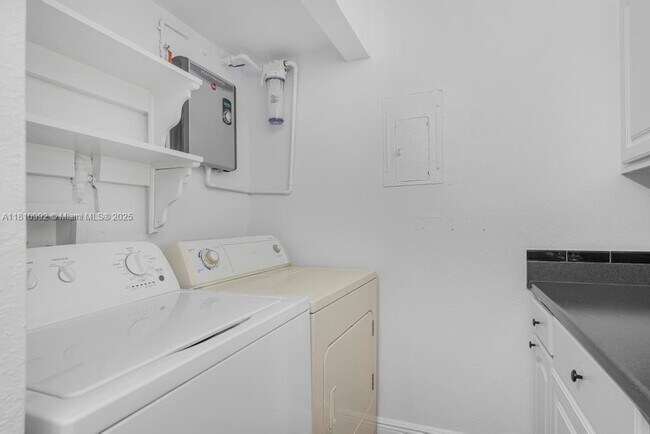 Building Photo - 4525 Treehouse Ln