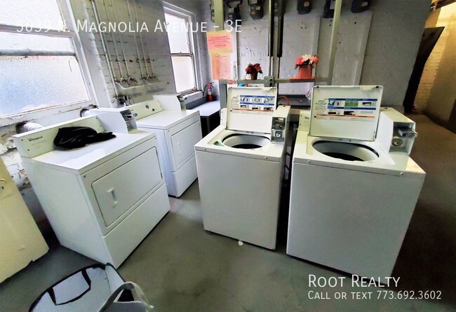 Building Photo - Edgewater / Magnolia Glen - Top-Floor 1-Be...