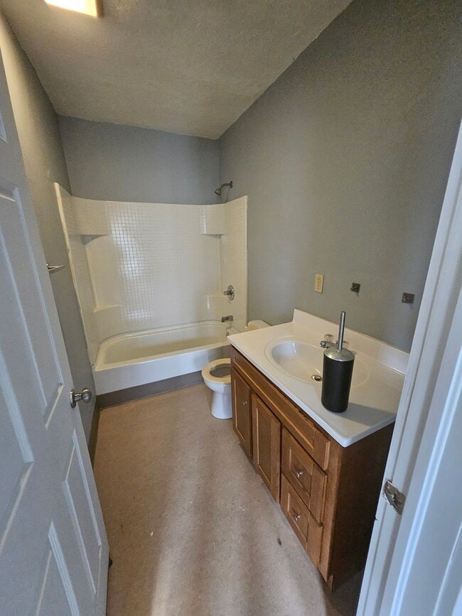 Building Photo - Four bedroom single family home Lower East Side