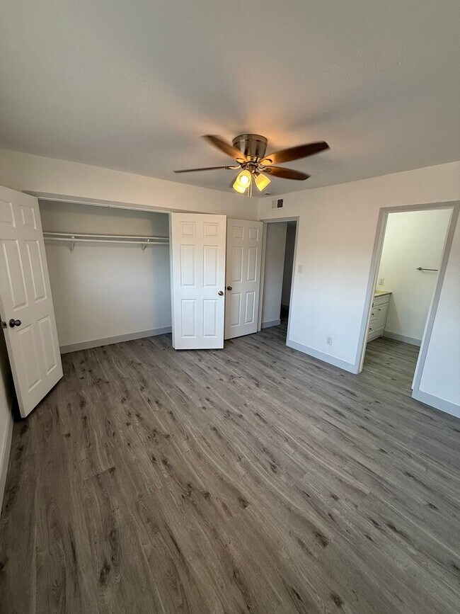 Building Photo - Beautifully Upgraded 4 Bedroom, 2 Bath! Do...
