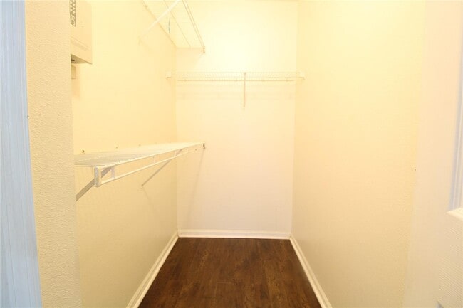 Building Photo - 4348 S Kirkman Rd