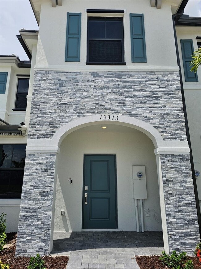 Building Photo - 13313 SW 285th St