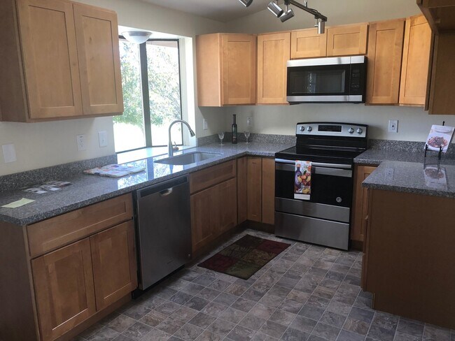 Building Photo - Charming 2 Bedroom, 2 Bonus Room Home with Beautiful Water view from Porch! Pets Negotiable!